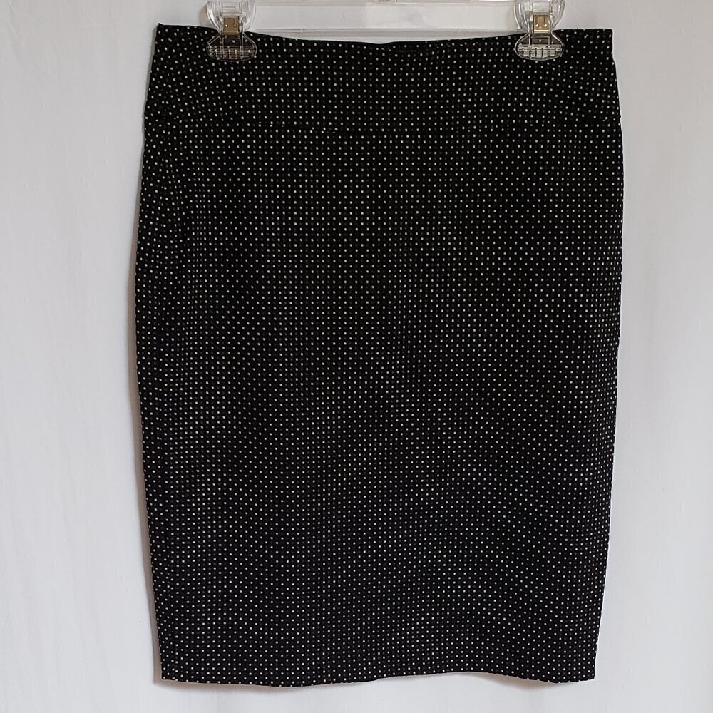 Soho - Black and White Polka Dot Skirt.  Size Medium